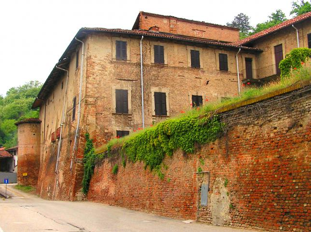 Castello dei Marchesi Incisa della Rocchetta (1)